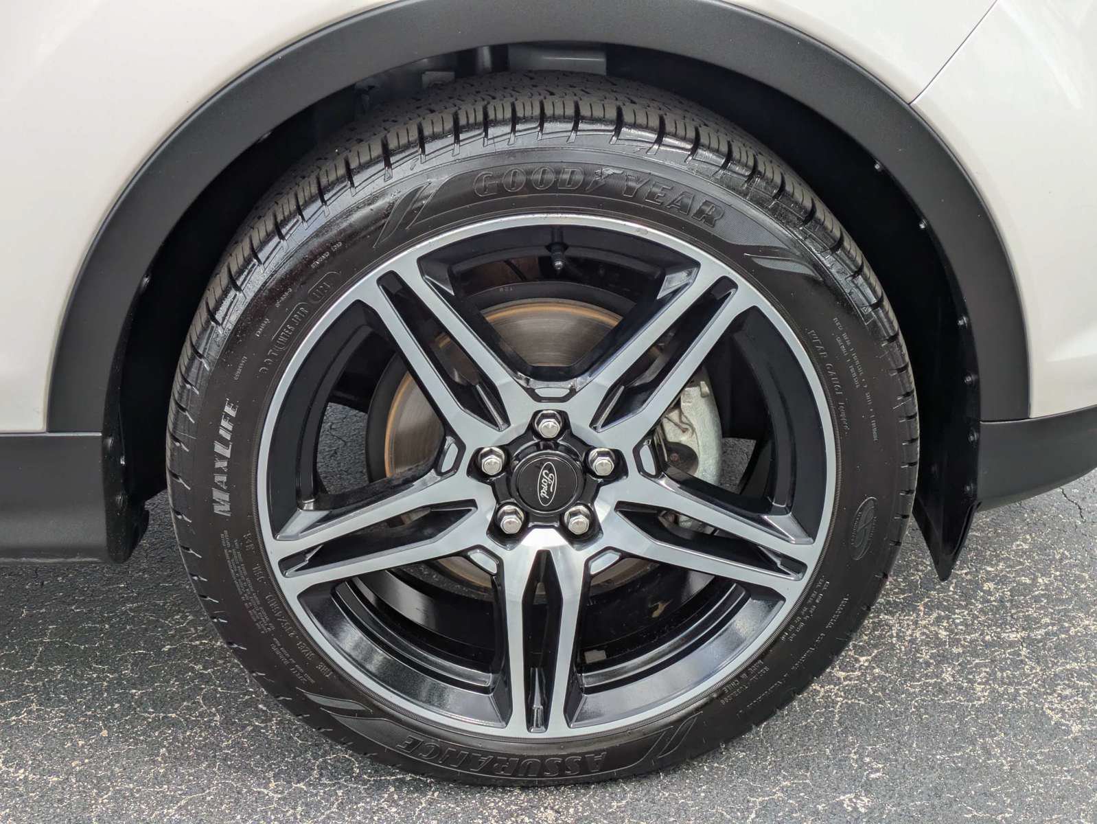 Used 2019 Ford Escape SEL FWD image 9