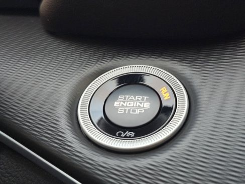 New 2025 Jeep Grand Cherokee L Laredo image 15