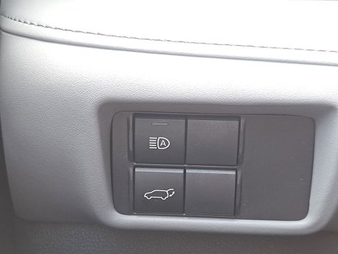 Used 2022 Toyota Highlander XLE image 31