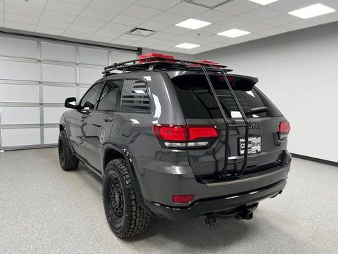 Used 2016 Jeep Grand Cherokee Limited 75th Anniversary image 8