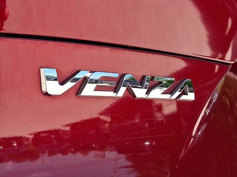 Used 2021 Toyota Venza LE AWD/4WD image 23