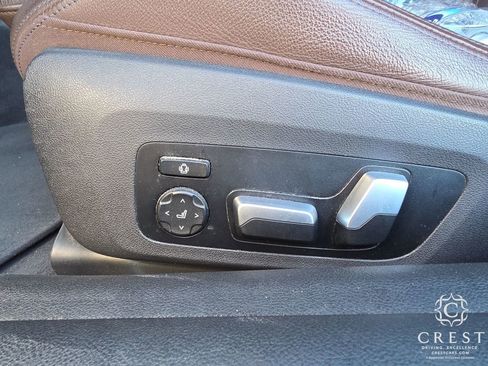 Used 2021 BMW 430i Coupe w/ Premium Package image 12