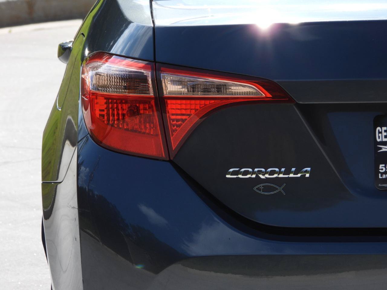 Used 2019 Toyota Corolla LE FWD image 18