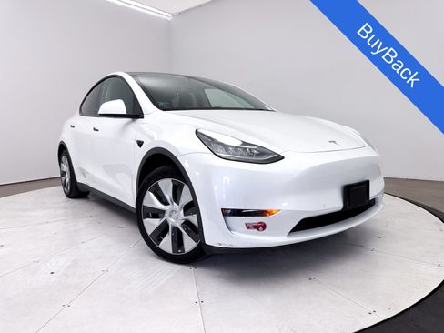 Used 2022 Tesla Model Y Long Range AWD/4WD image 1