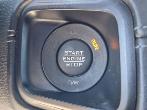 Used 2024 Jeep Wrangler Unlimited Sahara AWD/4WD image 23