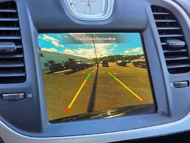 Used 2023 Chrysler 300 Touring w/ Sport Appearance Package RWD image 29