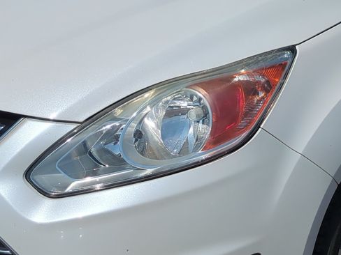 Used 2015 Ford C-MAX SE w/ Equipment Group 203A FWD image 9