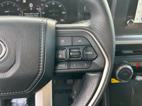 Certified 2025 Toyota 4Runner 4WD image 13