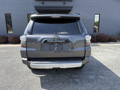 Used 2021 Toyota 4Runner TRD Off-Road Premium w/ Moonroof Package AWD/4WD image 5
