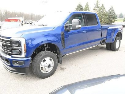 New 2026 Ford F350 Platinum w/ FX4 Off-Road Package