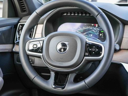 New 2026 Volvo XC90 T8 Plus w/ Protection Package Premier AWD/4WD image 16