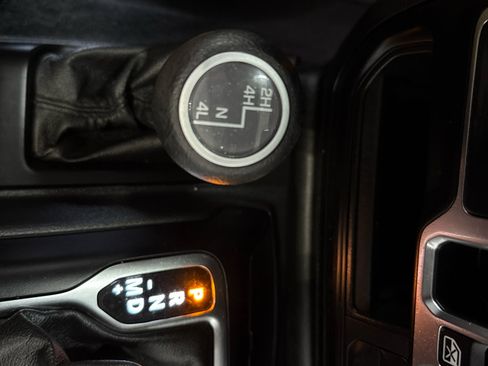 Used 2021 Jeep Gladiator Sport image 20