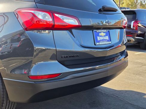 Used 2021 Chevrolet Equinox LS w/ LPO, Blackout Package FWD image 5