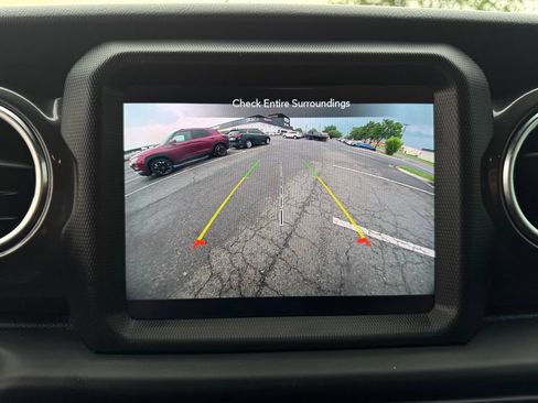 Used 2021 Jeep Wrangler Unlimited Sahara AWD/4WD image 43
