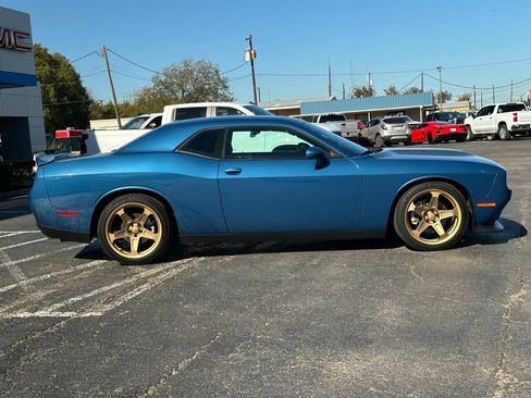 Used 2022 Dodge Challenger R/T image 4