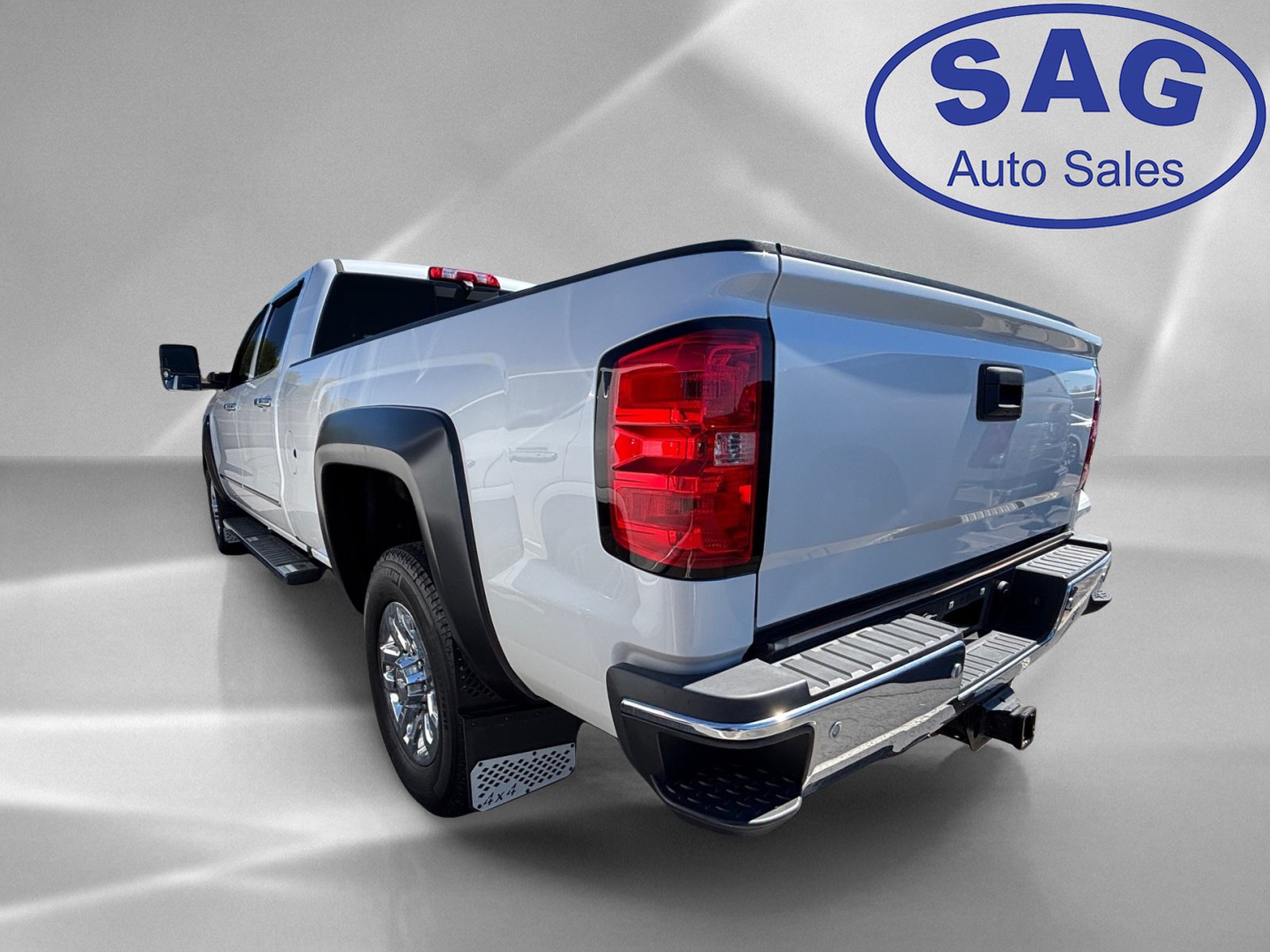 Used 2019 Chevrolet Silverado 3500 LTZ w/ Duramax Plus Package AWD/4WD image 4
