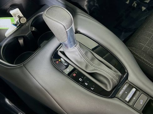 Used 2025 Honda HR-V LX image 15