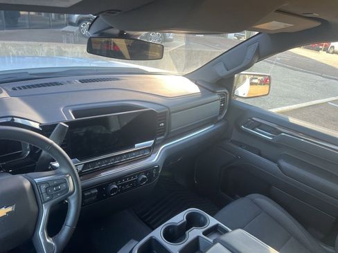 Used 2025 Chevrolet Silverado 1500 LT image 46
