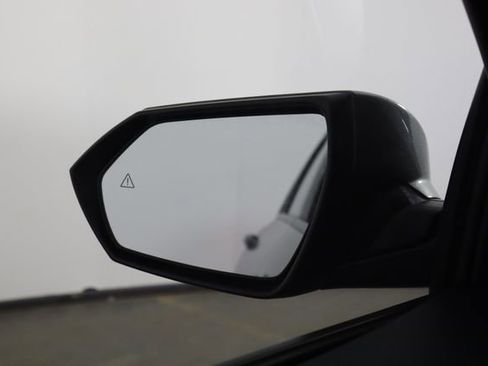 Used 2025 Hyundai Elantra SE FWD image 31