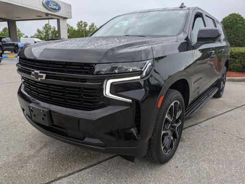 Used 2024 Chevrolet Suburban RST image 7