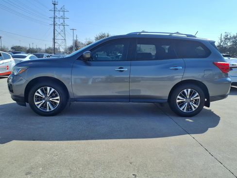 Used 2018 Nissan Pathfinder SV w/ SV All Weather Package image 23