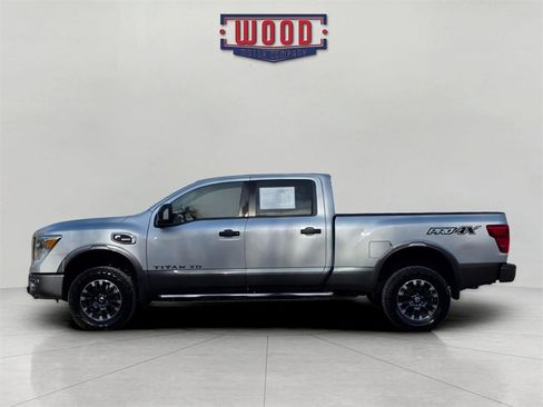 Used 2016 Nissan Titan PRO-4X w/ Pro-4x Convenience Package image 5