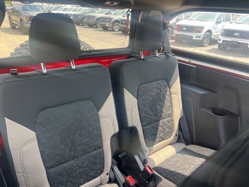 Used 2022 Ford Bronco Wildtrak image 9