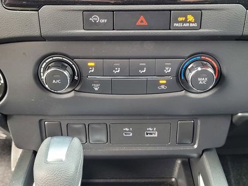 Used 2024 Nissan Frontier SV AWD/4WD image 21