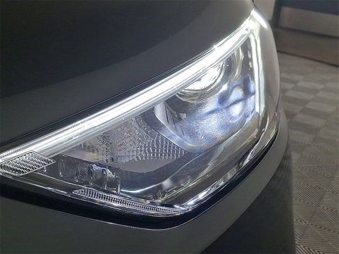 Used 2022 Ford Edge ST-Line image 13