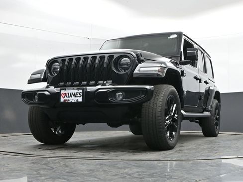 Used 2021 Jeep Wrangler Unlimited Sahara AWD/4WD image 44