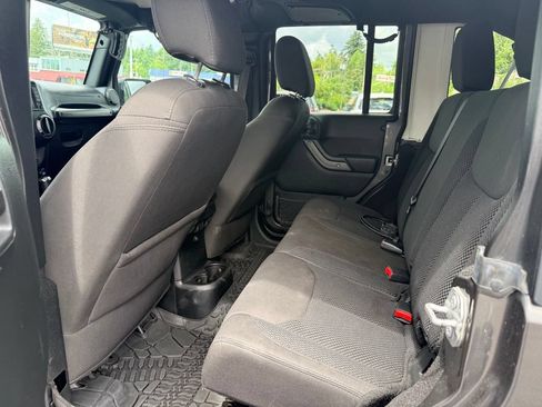 Used 2017 Jeep Wrangler Unlimited Sport AWD/4WD image 30