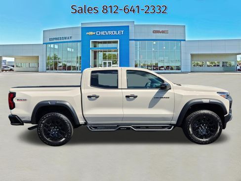 Used 2026 Chevrolet Colorado Trail Boss AWD/4WD image 8
