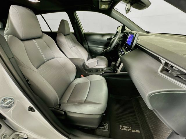 Certified 2024 Toyota Corolla Cross AWD Hybrid w/ Moonroof Package image 26