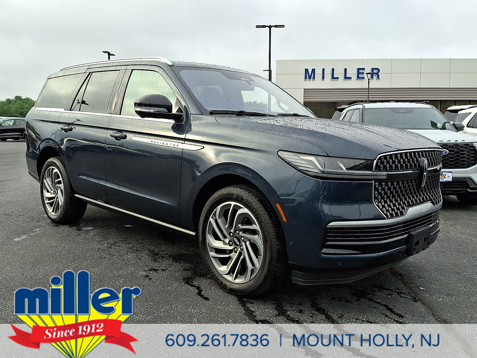 Used 2025 Lincoln Navigator Reserve AWD/4WD image 1