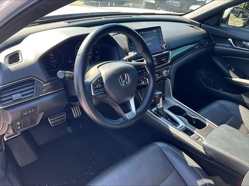 Used 2018 Honda Accord Sport image 16