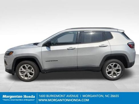 Used 2024 Jeep Compass Latitude AWD/4WD image 5