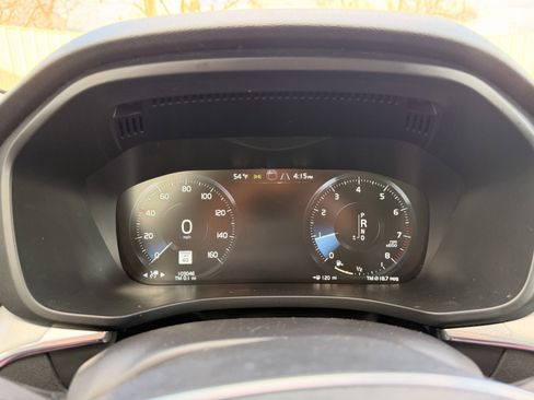 Used 2019 Volvo XC60 T5 Momentum w/ Multimedia Package image 28