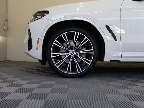 Used 2023 BMW X4 xDrive30i w/ M Sport Package AWD/4WD image 9