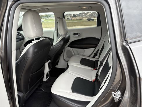 Used 2018 Jeep Compass Limited w/ Navigation Group image 11