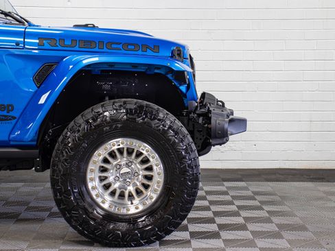 Used 2024 Jeep Wrangler Unlimited Rubicon w/ Capability Package AWD/4WD image 9