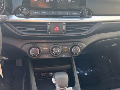 Used 2023 Kia Forte LXS FWD image 9