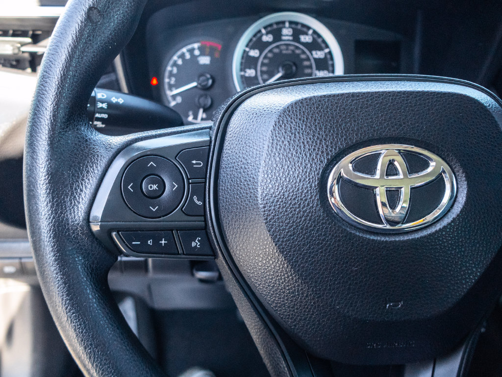 Used 2022 Toyota Corolla LE FWD image 25