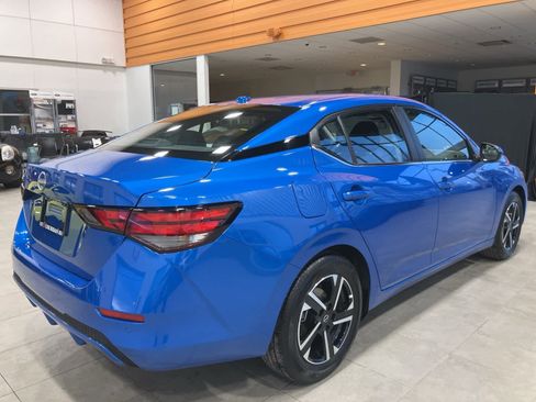 Used 2025 Nissan Sentra SV image 5