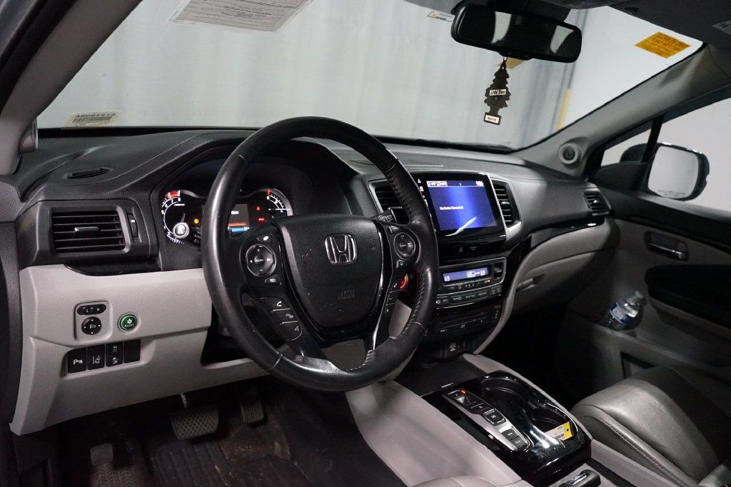 Used 2017 Honda Pilot Touring image 7