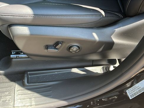 New 2026 Chrysler Voyager LX image 17