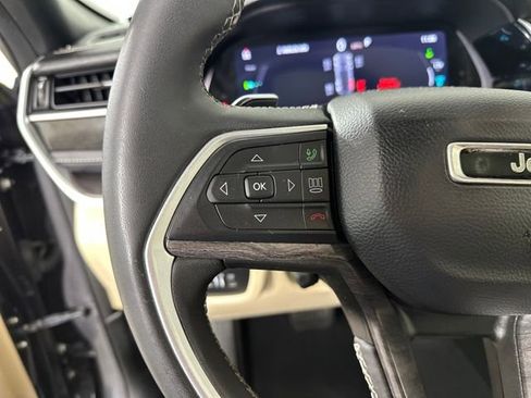 Used 2023 Jeep Grand Cherokee 4WD 4xe w/ Luxury Tech Group II image 15