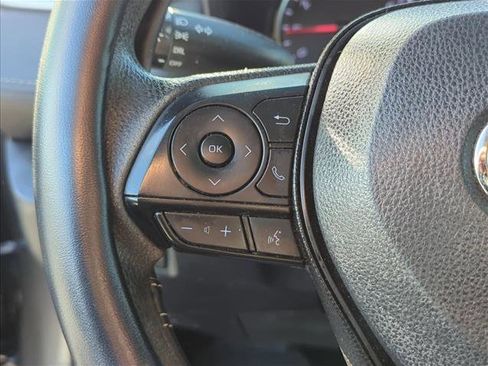 Used 2020 Toyota RAV4 LE image 12