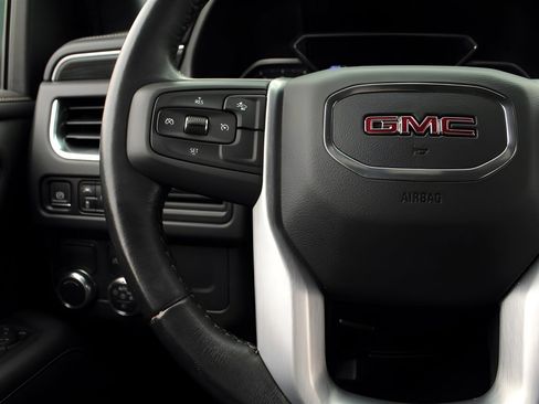 Used 2021 GMC Yukon XL SLT image 26