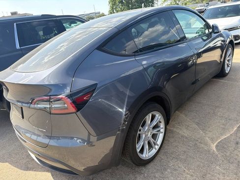 Used 2023 Tesla Model Y Long Range AWD/4WD image 5