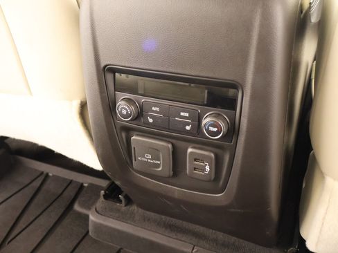 Used 2022 Buick Enclave Premium w/ Experience Buick Package image 17